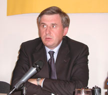 16.09.2002 ION STURZA APRECIAZГ DESCHIDEREA REPREZENTANЮEI COMPANIEI ROMВNE ROMPETROL ОN MOLDOVA DREPT "O INVESTIЮIE STRATEGICГ" (CONFERINЮГ DE PRESГ LA AGENЮIA INFOTAG)