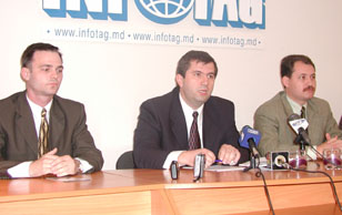 17.09.2002 COMPANIA MOLDOVENEASCĂ EUROLEASING ESTE DISPUSĂ SĂ FINANŢEZE PROCURAREA AUTOTURISMELOR ŞI A UTILAJULUI CU DOBÎNZI DE 15% ANUAL (CONFERINЮГ DE PRESГ LA AGENЮIA INFOTAG)