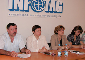 15.07.2003 ONG-URILE DIN DOMENIUL SOCIAL PROTESTEAZĂ ÎMPOTRIVA REDUCERII PERSONALULUI DE ASISTENŢI SOCIALI (CONFERINŢE DE PRESĂ LA AGENŢIA INFOTAG)