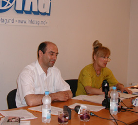 21.07.2003 CENTRUL PENTRU PROTECŢIA  CONSUMATORULUI CONSIDERĂ CĂ COMPANIILE "EURO TV"  ŞI ANTENA "C" ACTIVEAZĂ ILEGAL (CONFERINŢE DE PRESĂ LA AGENŢIA INFOTAG)