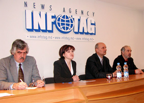 17.02.2004 "SATUL MOLDOVENESC" ORGANIZEAZĂ CE DE-A II-A  EDIŢIE A CONCURSULUI INTERNAŢIONAL "CLOPOTARUL TERREI" (CONFERINŢĂ DE PRESĂ LA „INFOTAG”)