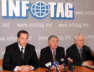 21.12.2004 „GĂGĂUZIA UNITĂ” CONSIDERĂ CĂ AUTONOMIA A DEVENIT UN TERITORIU AL SAMAVOLNICIEI ŞI FĂRĂDELEGII  (CONFERINŢĂ DE PRESĂ LA AGENŢIA INFOTAG)