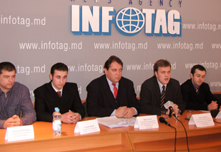 15.02.2005 FOSTM CERE DEMISIA COMISARULUI ŞI VICECOMISARULUI MUNICIPIULUI CHIŞINĂU  (CONFERINŢĂ DE PRESĂ LA AGENŢIA INFOTAG)