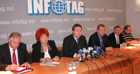 28.09.2005 UN GRUP DE MEMBRI AI AMN SOLICITĂ CONVOCAREA CONGRESULUI EXTRAORDINAR AL PARTIDULUI