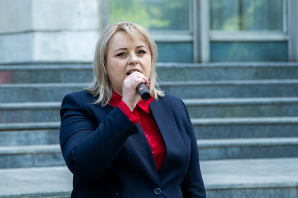 ЕЩЕ ОДИН ДЕПУТАТ ПОКИНУЛА ФРАКЦИЮ БЛОКА КОММУНИСТОВ И СОЦИАЛИСТОВ - Infotag