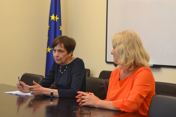 МИНИСТР ФИНАНСОВ ОБСУДИЛА С ПОСЛОМ ГЕРМАНИИ «БЮДЖЕТНУЮ СИТУАЦИЮ» - Infotag