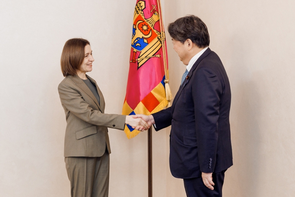 MOLDOVA'S PRESIDENT AND JAPANESE MINISTER FOR INTERNAL AFFAIRS DISCUSSED DEVELOPING COOPERATION BETWEEN THE TWO COUNTRIES