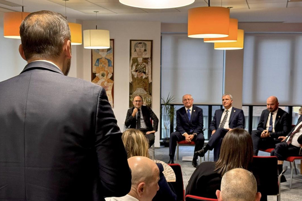 PRIME MINISTER ALEXANDRU MUNTEANU PRESENTED INVESTMENT OPPORTUNITIES IN MOLDOVA IN BUCHAREST