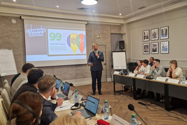 TRAINING SEMINAR ON CRYPTO ASSET MARKET AND BLOCKCHAIN SYSTEM FOR CNPF EMPLOYEES