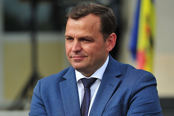 PRESIDENTIAL CANDIDATE ANDREI NASTASE URGED PROSECUTOR GENERAL