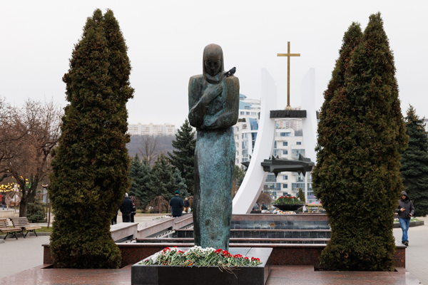 PARLIAMENT SPEAKER IGOR GROSU CALLED FOR THE VALUING OF PEACE AND CARE ABOUT THESE BOR THE BURDEN OF FAR