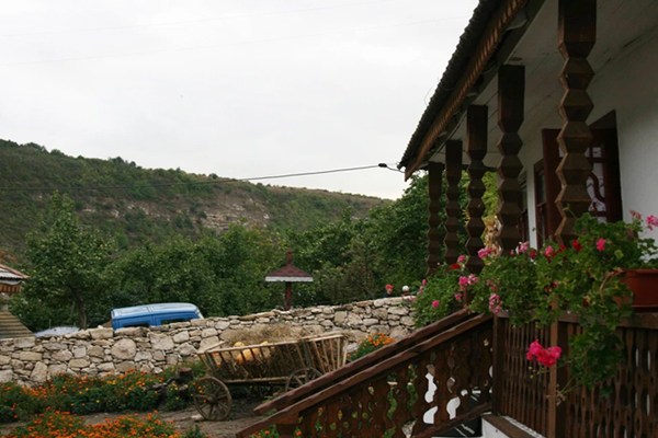 GOVERNMENT SEEKS TO STIMULATE DOMESTIC TOURISM