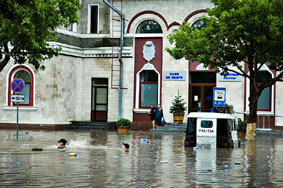 08.08.2005 HEAVY RAINS BRING FLOODS TO THE CAPITAL CITY